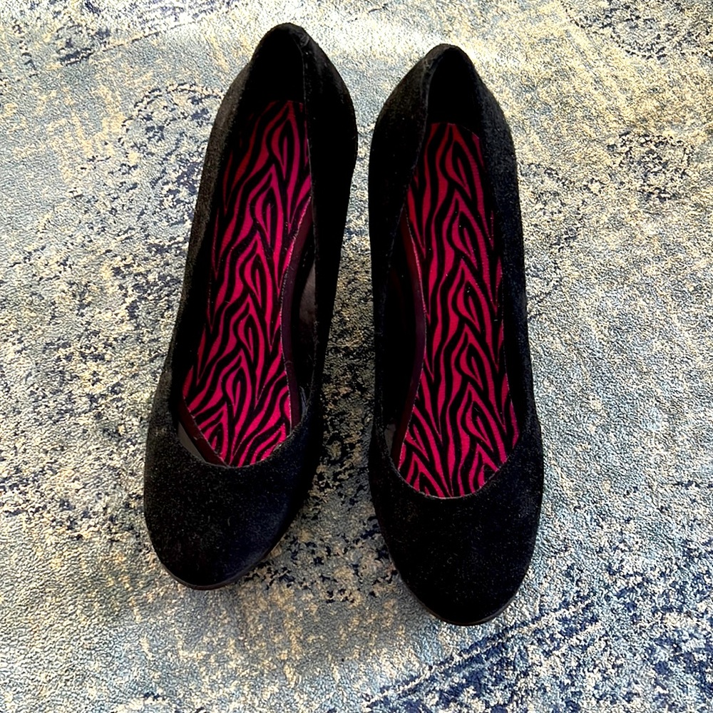 4” suede wedges too cool for the pool, city proof with style & safe rubber soles